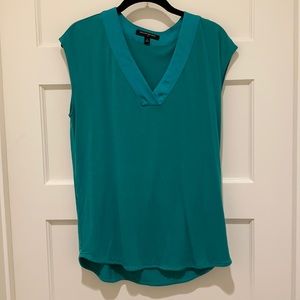 Banana Republic Women's Teal Size Small V-Neck Sleeveless Blouse